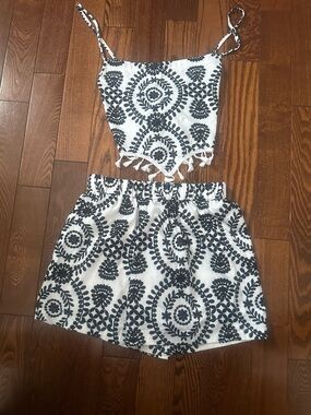 Affordable Fashion Finds White and Black Printed Shorts Skort Set